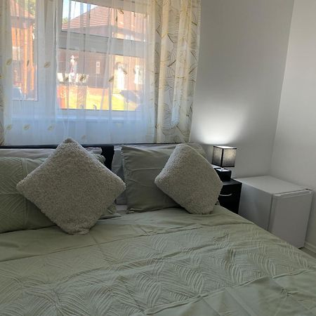 Double Room Bentilee Bucknall  Exteriér fotografie