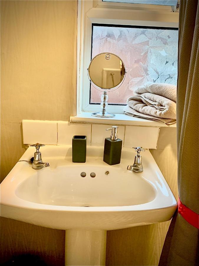 Double Room Bentilee Bucknall  Exteriér fotografie