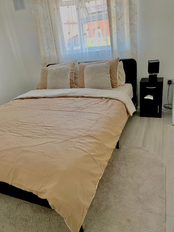 Double Room Bentilee Bucknall  Exteriér fotografie